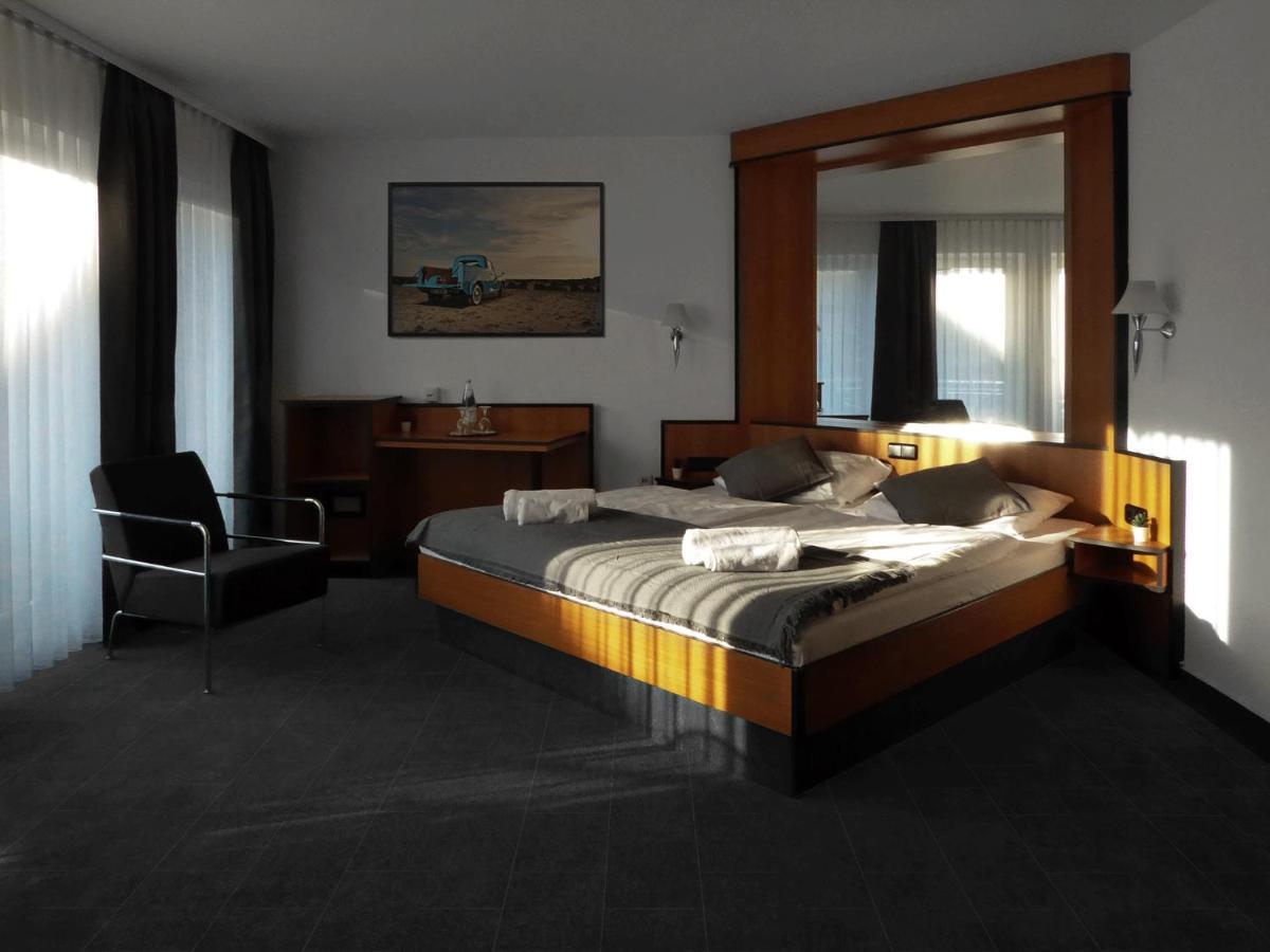 Hotel Am Malerwinkel 베르트하임 외부 사진